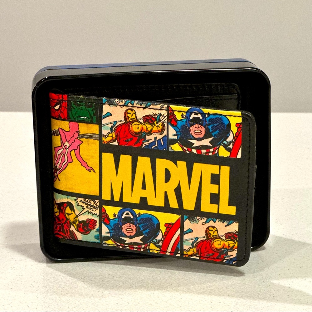 New Marvel Retro Bifold Wallet - Case Included